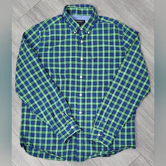 American Eagle Men’s Athletic Fit Plaid Button-Down Shirt – Size Large - Picture 2 of 10